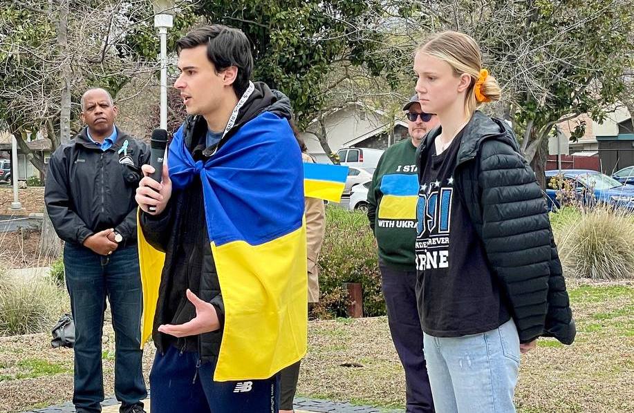 Roman Moskalenko ‘26 speaking at a Ukraine rally