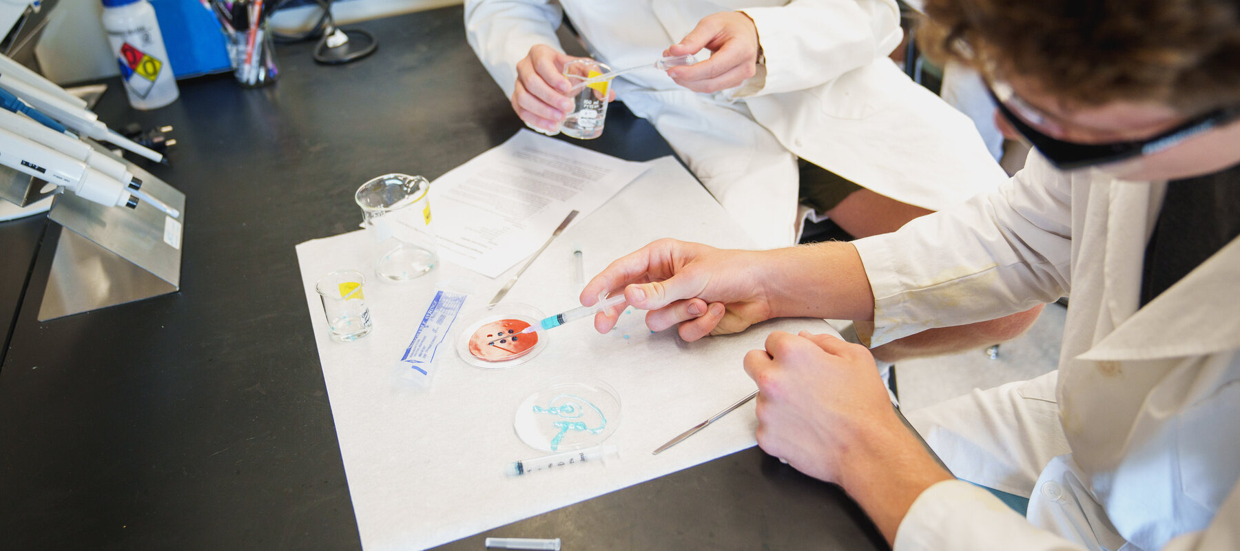 Two Lehigh University students in a Bioengineering class.